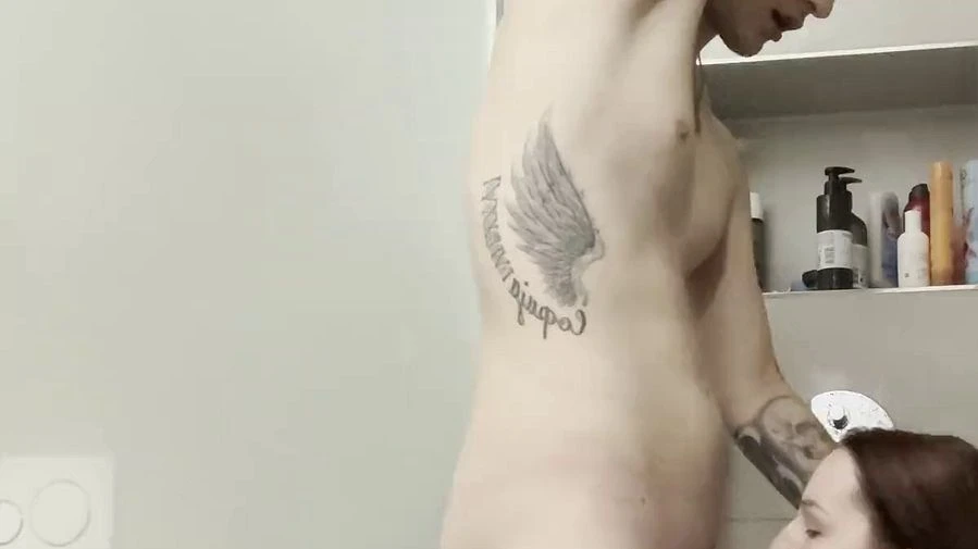 OMG Stiefbruder in der DUSCHE erfolgreich abgemolken