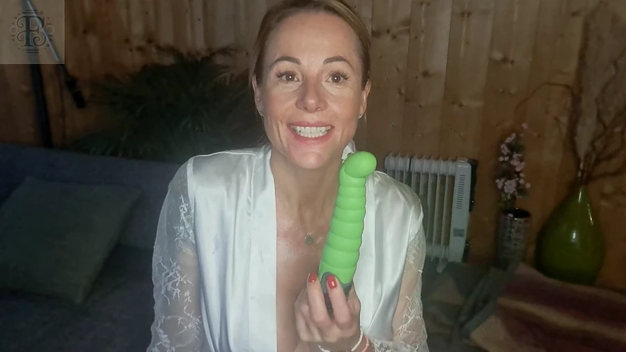 Das erste Mal ANAL mit dem Sex Toy Mein Dildo Erlebnis vor der Kamera
