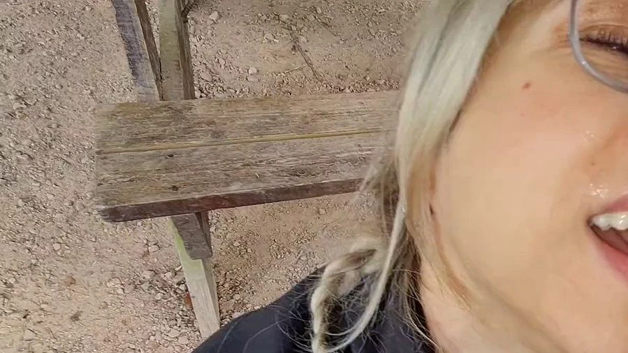 Geiler Outdoor Blowjob mit Gesichtsbesamung