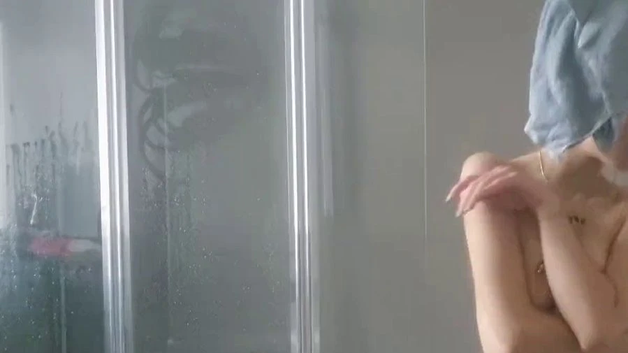 MEIN ERSTES DUSCHVIDEO Ich Filme beim Duschen