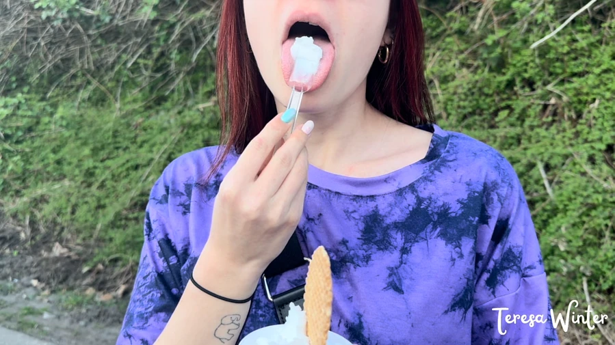 Meine Bestrafung Ohne ihn ein Eis lecken gewesen Teresa mit neuer Haarfarbe