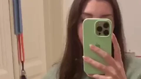 Hi ich bins Jessy und ich wollte mich erstmal hier vorstellen