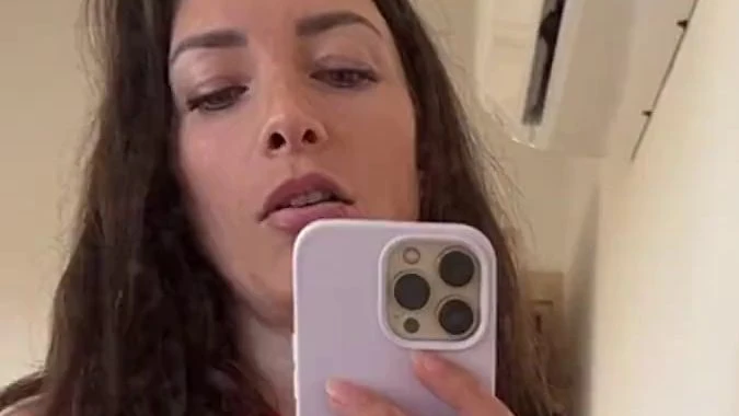 Hey mein dreckiger Sklave du bekommst wohl einfach nicht genug von mir hier oder