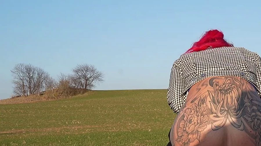 Fruehlingshaftes Pissen in Freien