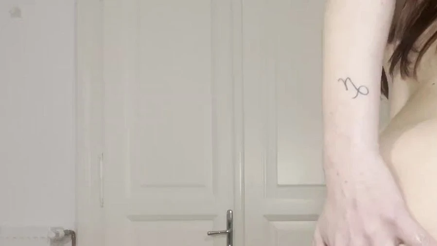 Ich fingere mich zum ersten mal komplett vor laufender Kamera