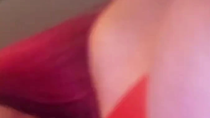 Roter Latex Body und meine dicken Titten