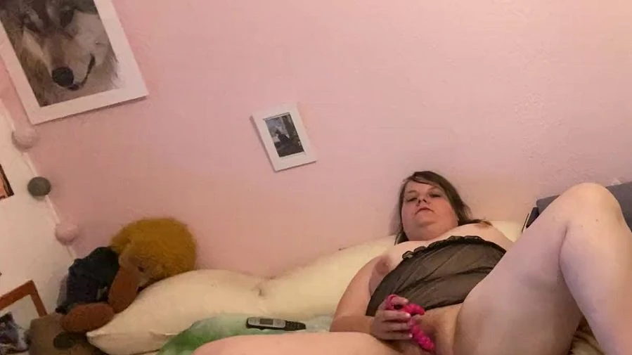 33 Minuten Amputee Webcam Show Mit vielen Toys Outfits und heissen Ueberraschungen