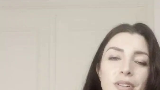 Hey ich habe mir mal wieder ein neues Kleid fuer den Sommer gekauft wie findest du es denn