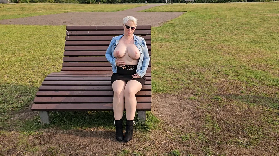 Frivol im Park und am See