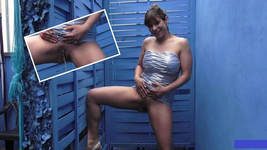 Abpissen vor der Arschfickparty