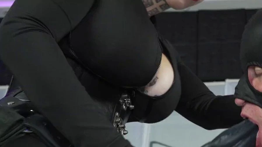 Doppelsklave blaest mein Strapon