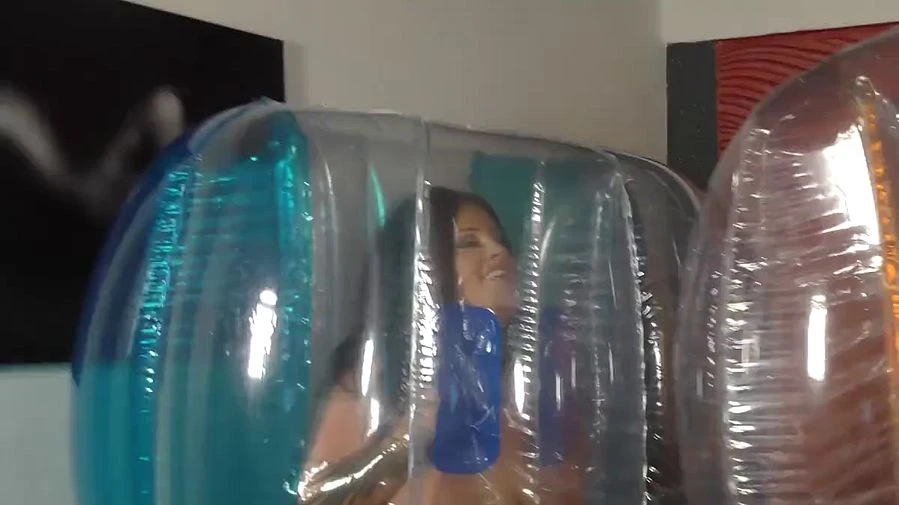 NAKED Wrestling mal anders welche Titten holen den Sieg