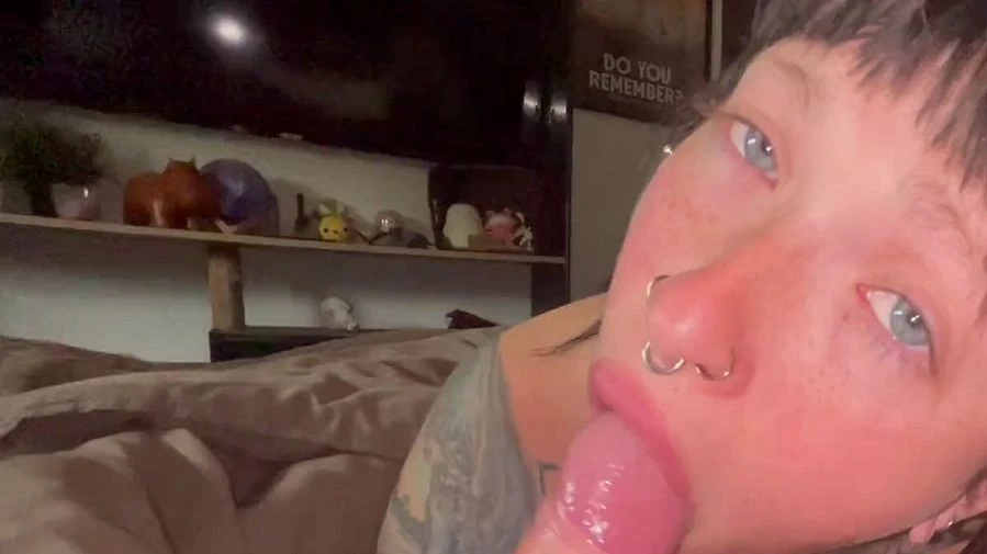 Sloppy Blowjob mit Deeptrhoat fuer den Schlampenmund