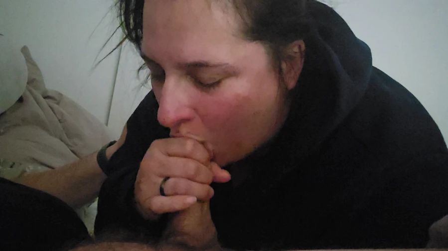 Blowjob pur einfach nur lutschen bis zum Abspritzen