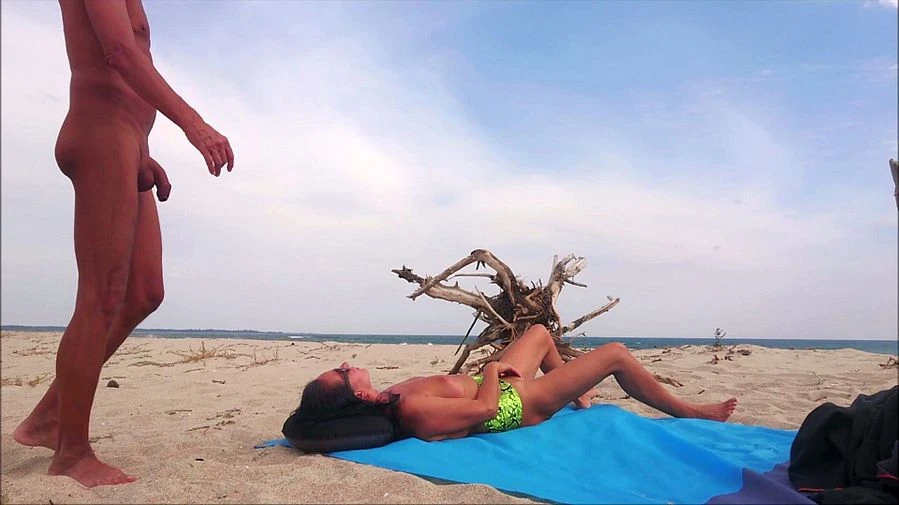 Wildfremden Sextourist geil am Strand verfuehrt