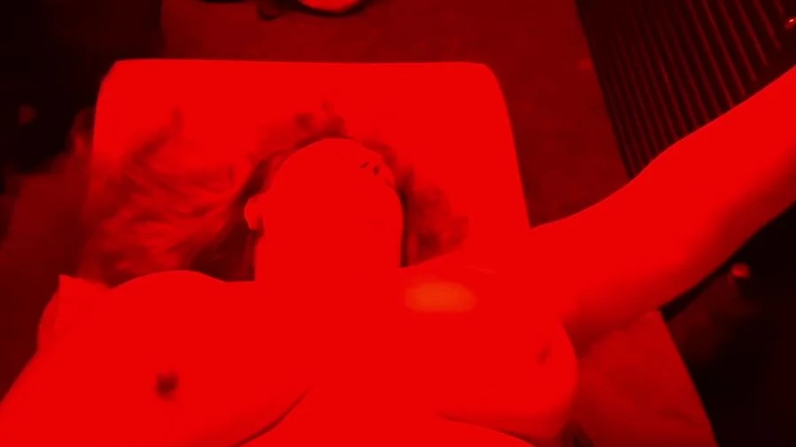 Tschechische Wand im Pornokino Perspektive in der Box 06