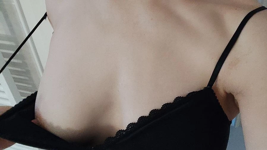 Negligee weg MILF Brueste und heisse Muschi raus Selbst gefilmt direkt aus dem Badezimmer