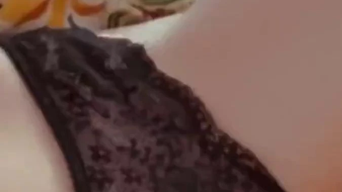 Geiler Dildo fick von hinten mit Fickmaschinen Alarm