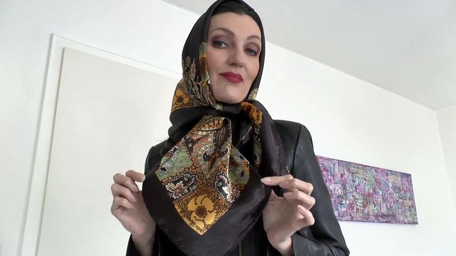 Satin KopftuchFashion Show Satin Kopftuch und Lederjacke JOI Lady Victoria