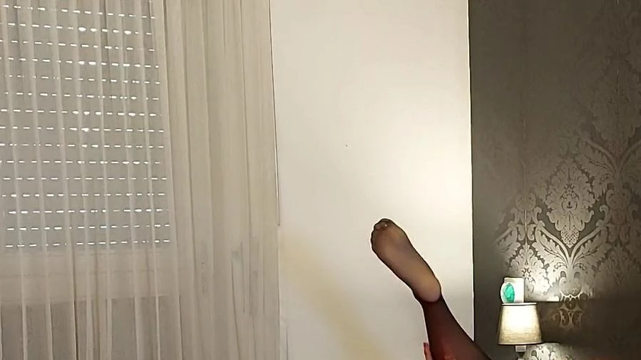 Lange dicke Plugs in der TS Arschfotze