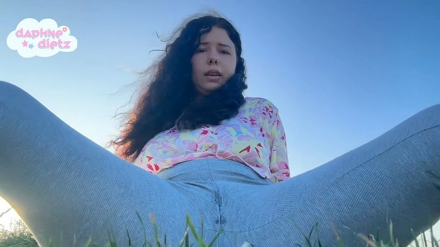 Beim masturbieren in Leggings bespannt Fehmarn Session unter freiem Himmel