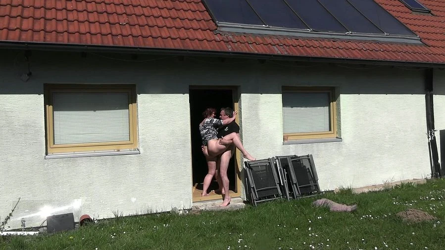 Absolut dreist in der offenen Tuer gefickt