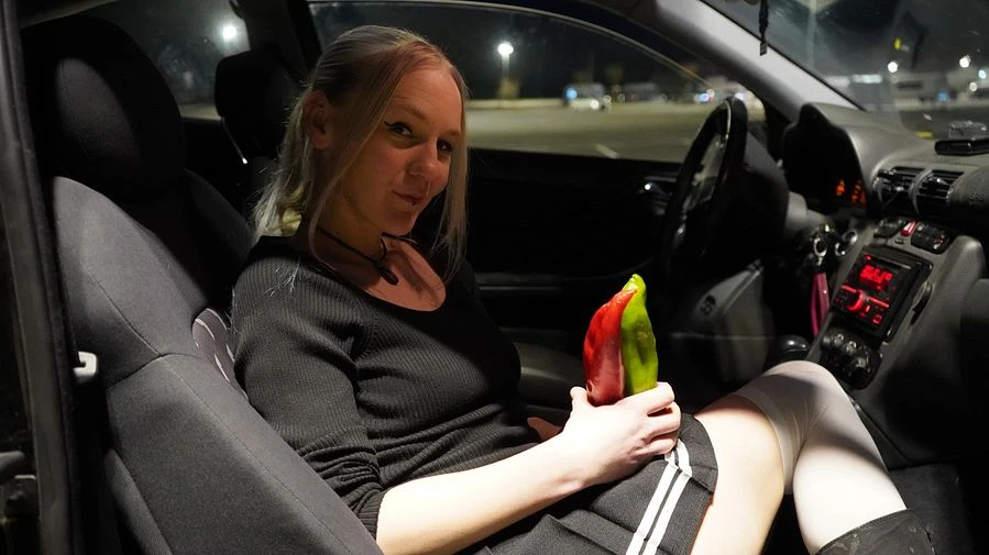 Spitze Paprika Zwei freche Fruechtchen in meiner Fotze so geil