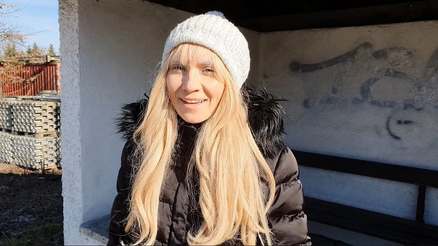 USER an Bushaltestelle ABGESCHLEPPT Geht das doch zu weit USER SPRITZT MIR VOLL IN MEINE MUSCHI