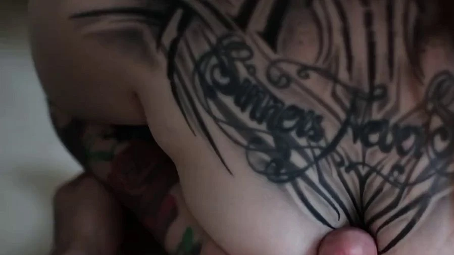 Wurden meine TITTEN gefickt Zum ersten Mal seinen Schwanz zwischen den Bruesten