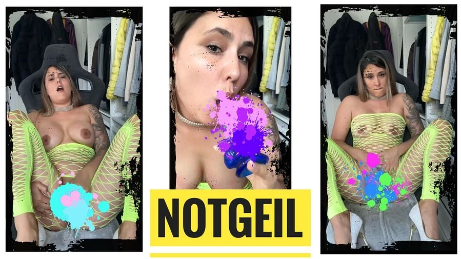 Erster squirt versuch Titten mit Oel massiert Dildo in Pussy gestopft