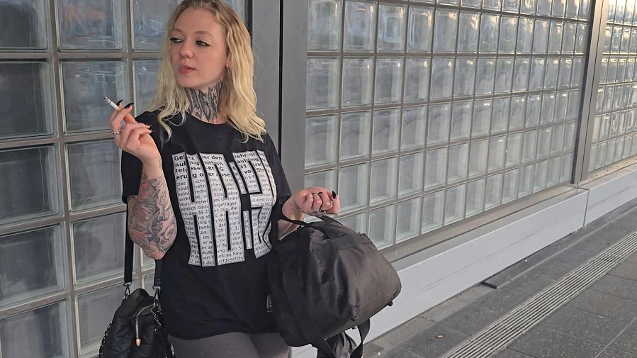 JEDER darf BLANK ran Vom Flughafen abgeschleppt reingespritzt