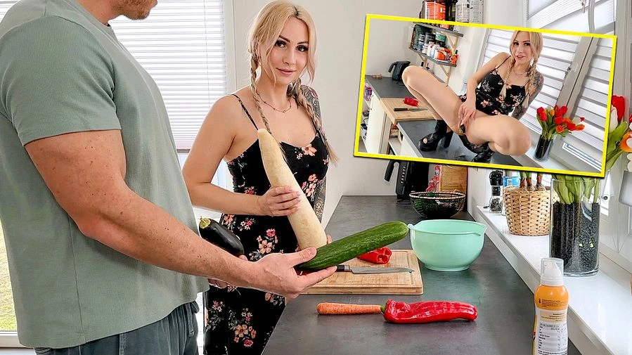 Perverse Gemuesespiele mit dem notgeilen Nachbarn und ploetzlich klingelte seine Ehefrau