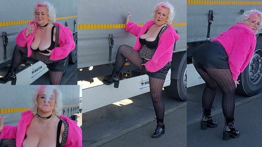 Als Rastplatz Schlampe stehe ich fuer die Schwaenze der LKW Fahrer bereit