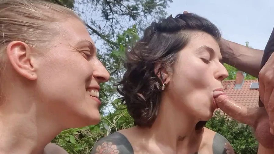Double Blowjob in unserem Garten Und am Ende lassen wir ihn noch abspritzen