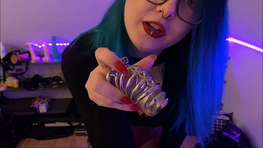 DER ERSTE LOCKTOBER DEIN SCHWANZ IM KEUSCHHEITSGUeRTEL