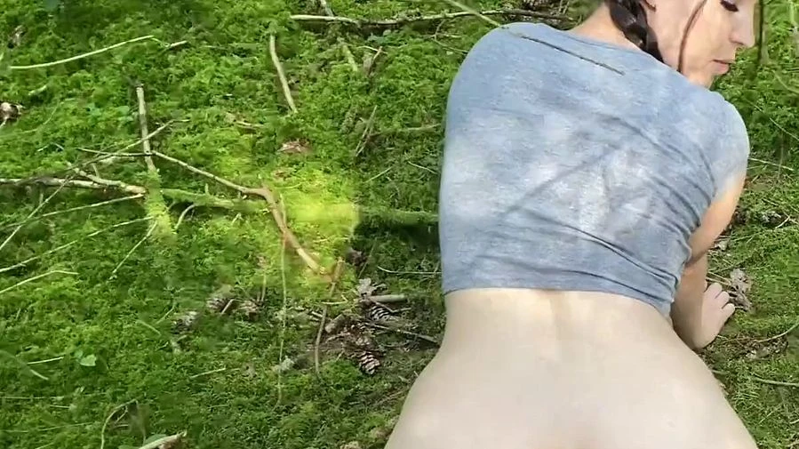 Spontanes Ficktreffen im Wald Gibs mit Doggy du Sau