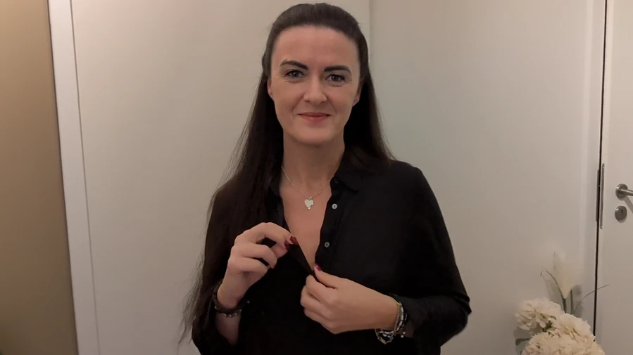 Ich hoffe sie gefallen dir Meine Brueste nackt Jeder kann es sehen