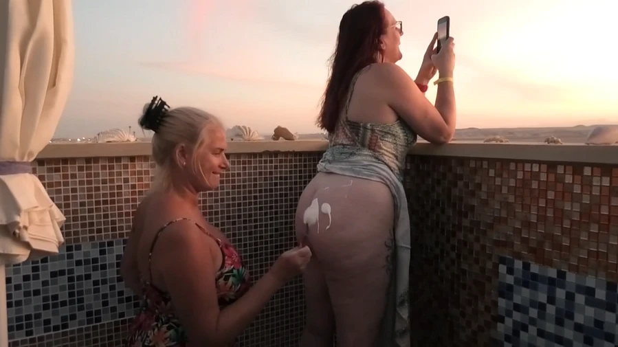 Ulrike leckt mir Fisch geschlagene Sahne vom Po