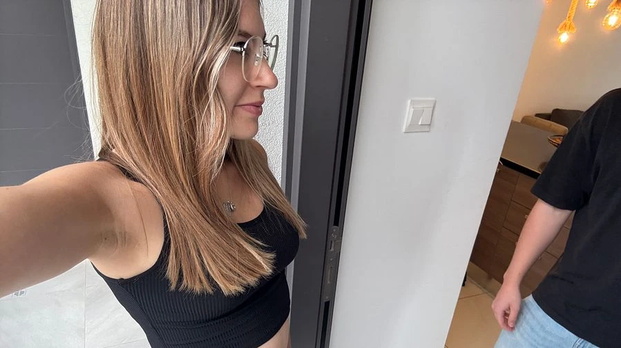 ZU KRASS Fan ZUHAUSE besucht und gefickt