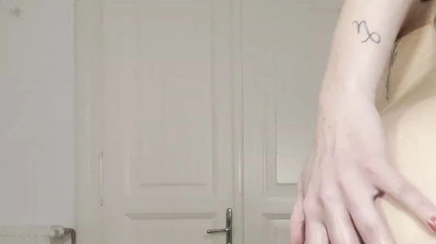 Ich besorgs mir vor laufender Kamera selbst und du siehst ALLES