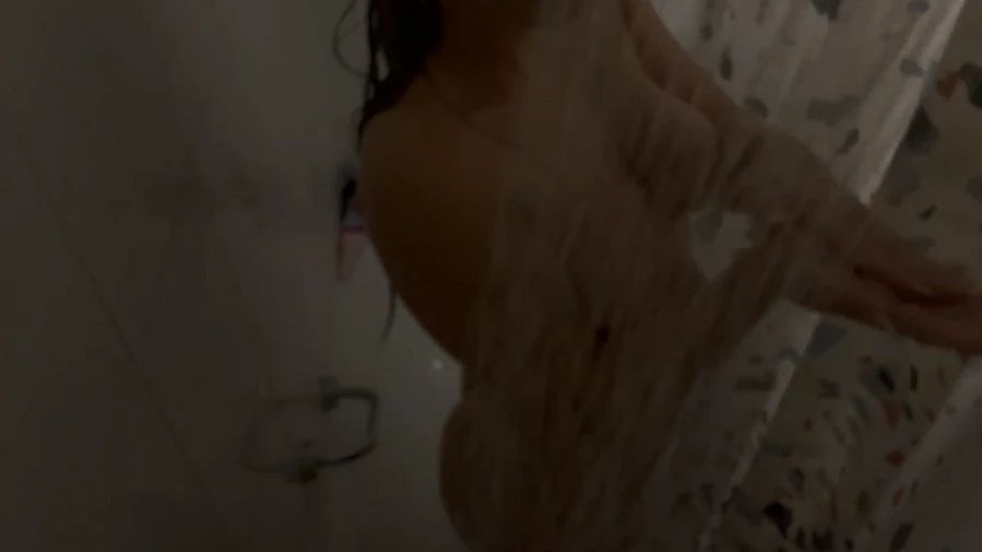 Hautnah mit mir unter der Dusche