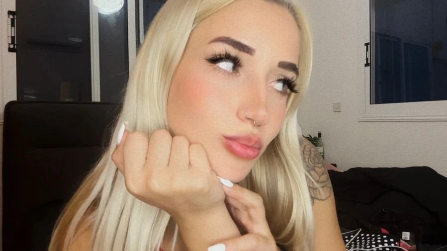 Ich mache es mir das erste mal vor der Kamera selber