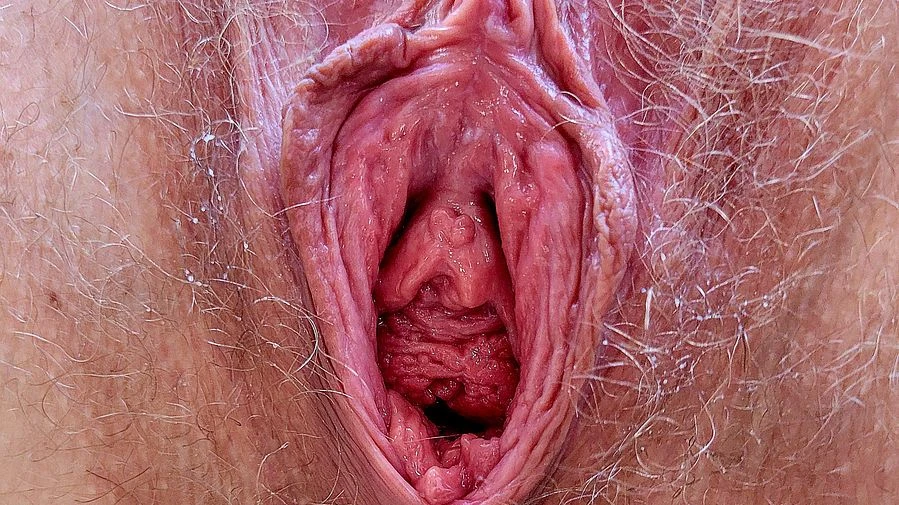 Gefingert bis es tropft und spritzt