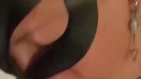 Gierig geschluckt Mein Hausfreund fickt mir den Hals voll Deepthroat POV kurz Version