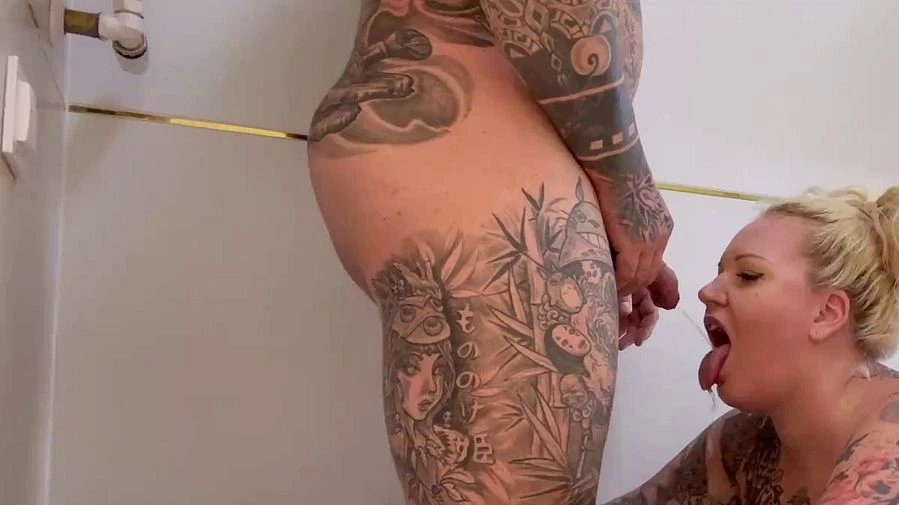 Sektempfang in der Badewanne