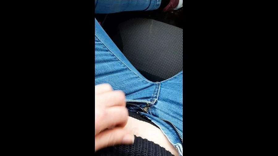 Der Plug im Arsch war Schuld Nach dem einkaufen eine Pause gegoennt und es mir im Auto besorgt