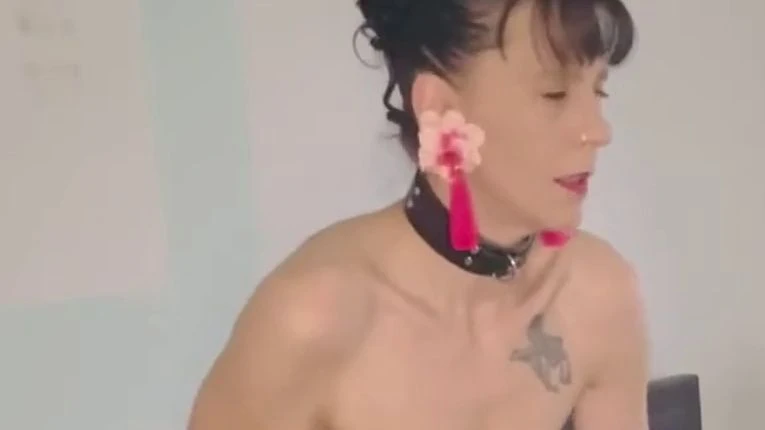 Im stehen mit einem Dildo richtig hart gefickt haette lieber einen Schwanz