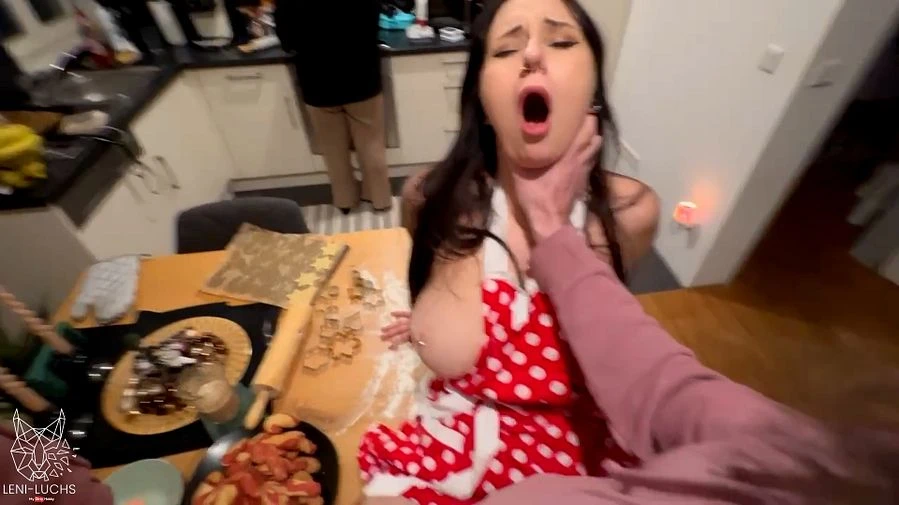 In der Weihnachswichserei Da Gibts so manche Leckerein Heimliches Kekswichsen