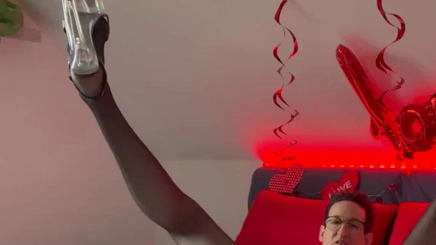 da steht auf einmal einer in meinem zimmer und will mich nackt