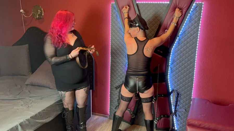 So geht man mit frechen Cops um Spanking